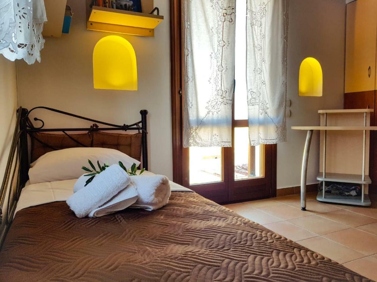 Sunshine House For 9, Cozy Set Up,Verandas, Sea View. Karterados  Exterior foto